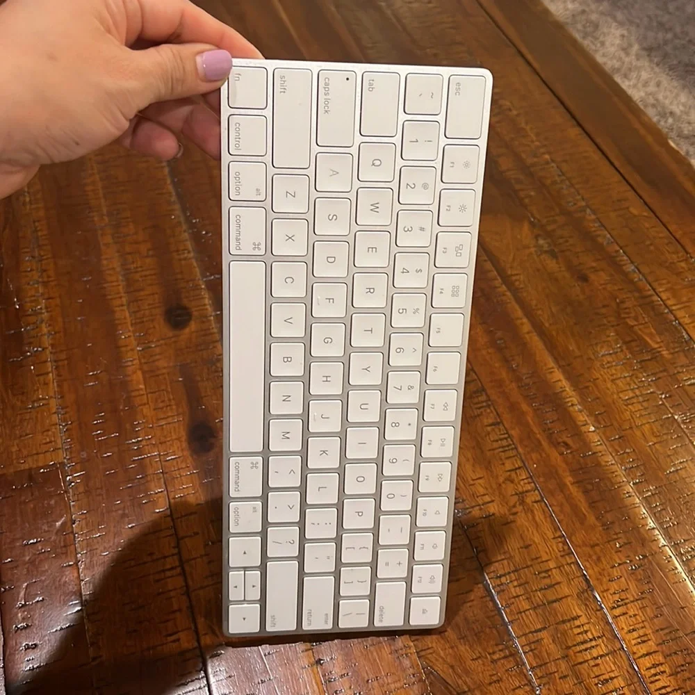 APPLE KEYBOARD WIRELESS SILVER A1644